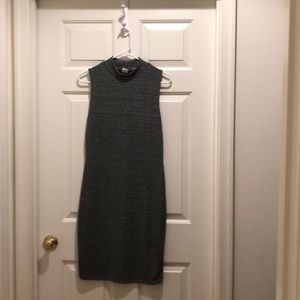 No sleeve medium fitted dress